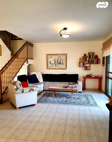 דו משפחתי, זכרון יעקב