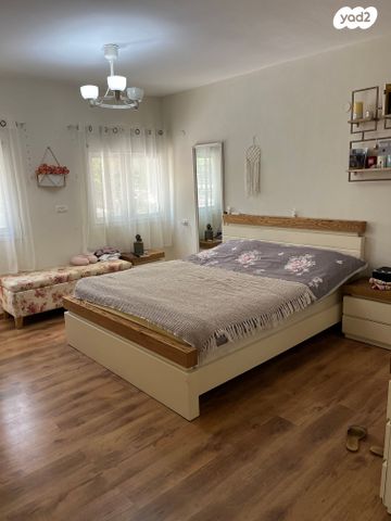 בית פרטי/ קוטג', הארז, כפר ורדים