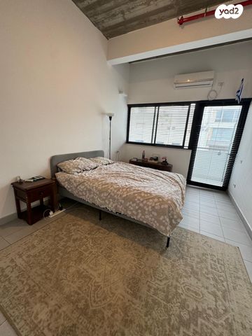 דירה, שדרות המגינים, שער פלמר, תחנת רכבת השמונה, חיפה