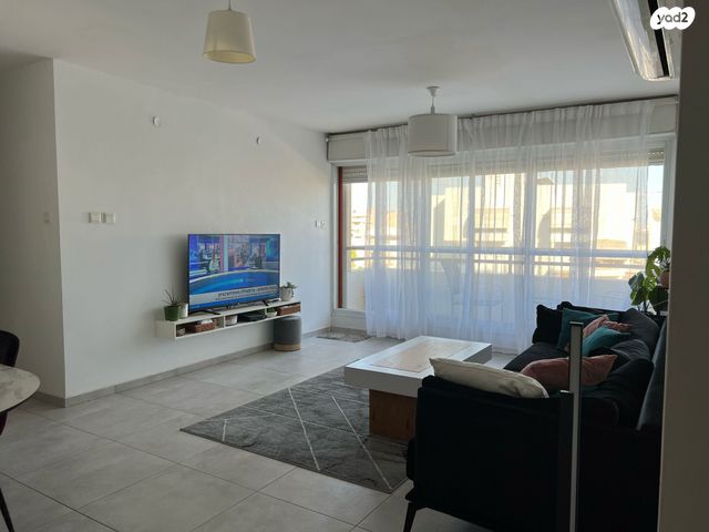 הרצל רוזנבלום 13