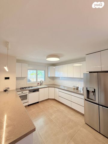 דו משפחתי, הארזים, גבעת שרת, בית שמש