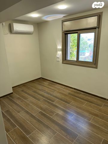 דירה, א.י. שחראי, בית וגן, ירושלים