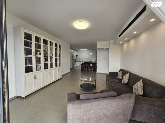 דירה, משה לוי 11, נאות שמיר, רמלה