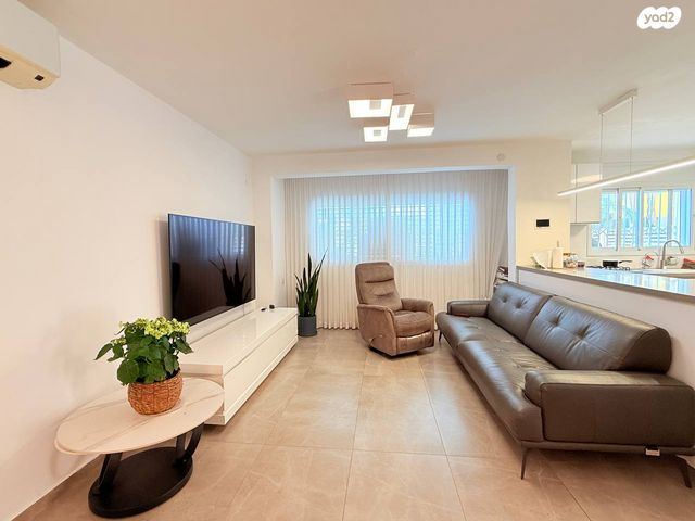 דו משפחתי, הארזים, גבעת שרת, בית שמש