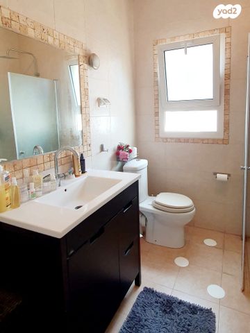 דו משפחתי, זכרון יעקב