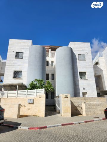 דופלקס, נחום, פסגות אפק, ראש העין