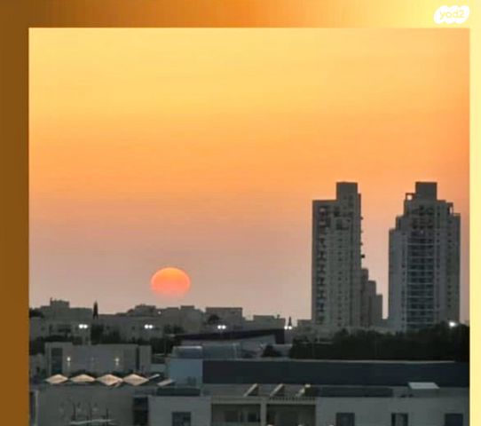 טריפלקס, מגדל עוז, הנחלים, מודיעין מכבים רעות