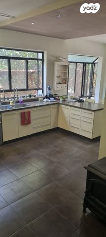 דו משפחתי, יאנוש קורצ'אק, קזן, רעננה