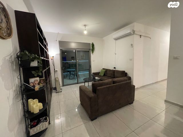 דירה, קטיף, נתיבות מערב, נתיבות