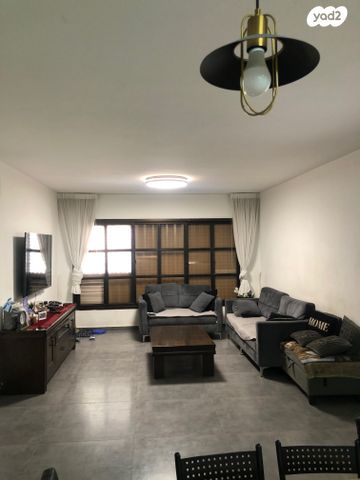 דירה, אחד העם, מחנה יהודה, פתח תקווה