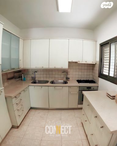 גג/ פנטהאוז, אהרון כצנלסון, נווה גן, פתח תקווה