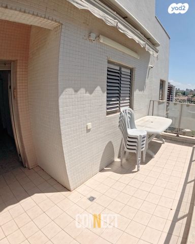 גג/ פנטהאוז, אהרון כצנלסון, נווה גן, פתח תקווה