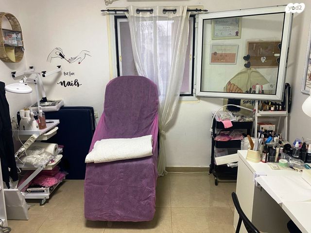 דירה, אברהם יאיר שטרן, נאות הדרים (חבצלת הצעירה), קרית עקרון