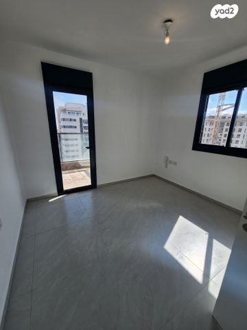 גג/ פנטהאוז, יער ביריה, נופי בן שמן, לוד