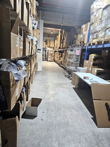 מבני תעשיה, מפעלי נחם הר טוב