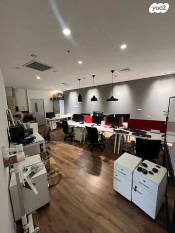 משרדים, דרך מנחם בגין, תל אביב יפו