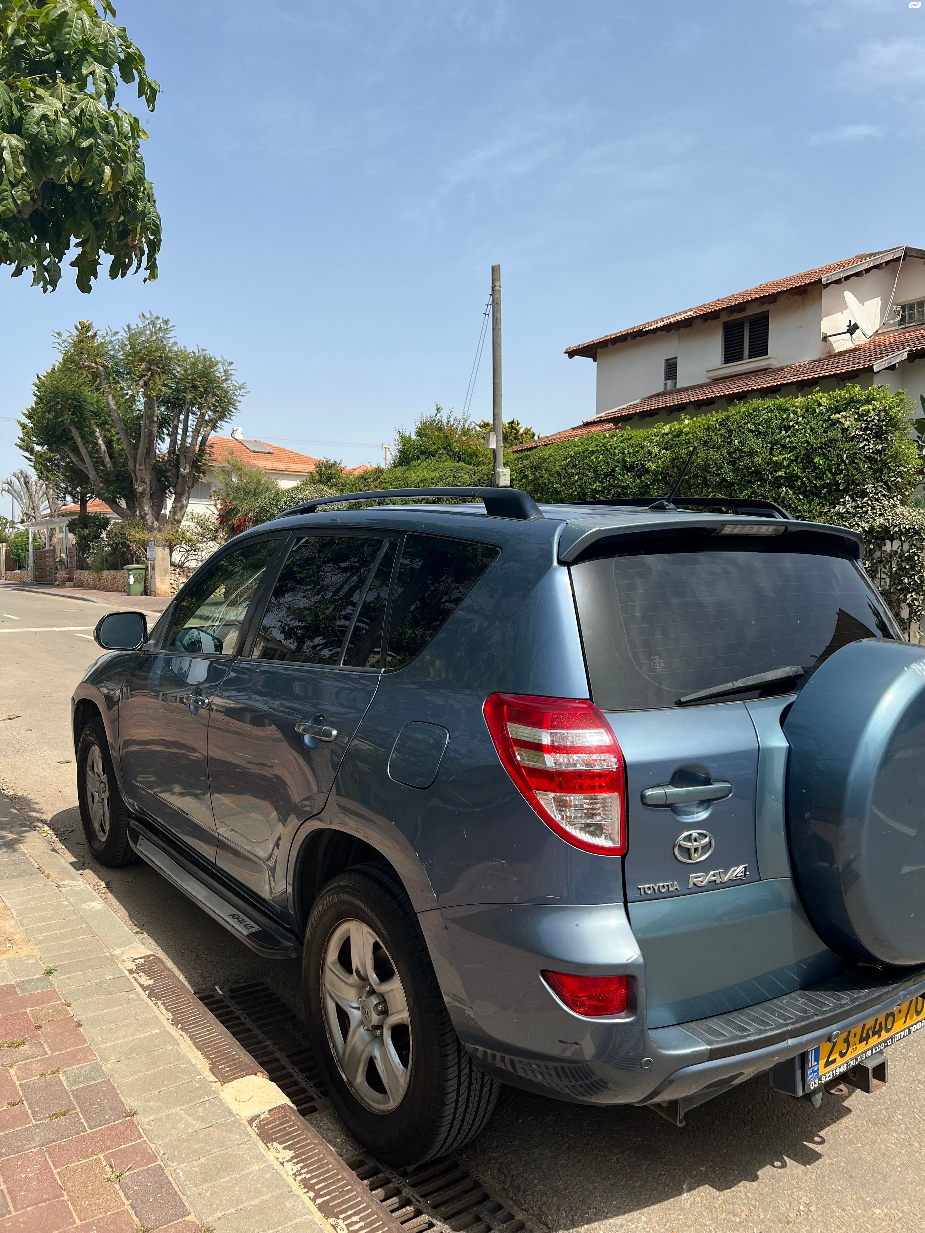 מודעת רכב טויוטה RAV4