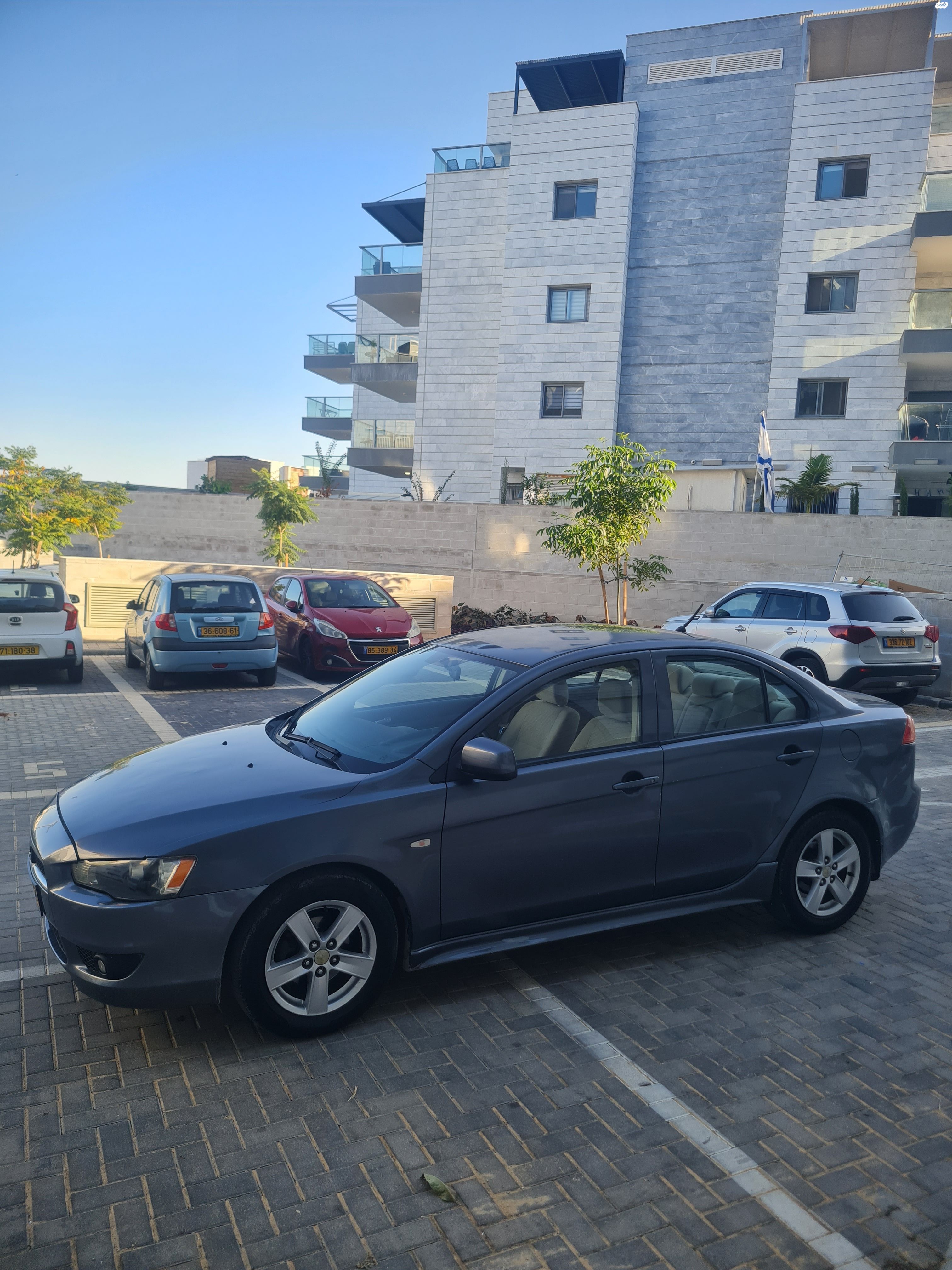 מודעת רכב מיצובישי לנסר