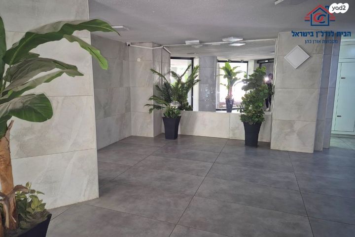 דירה, יהושע רבינוביץ, בן גוריון, חולון