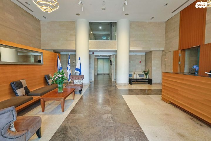 דירה, שדרת התמרים 9, שכונת בן גוריון, מרכז העיר ג', רמת גן