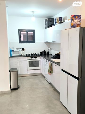 גג/ פנטהאוז, הנביאים 11, הנביאים, בת ים