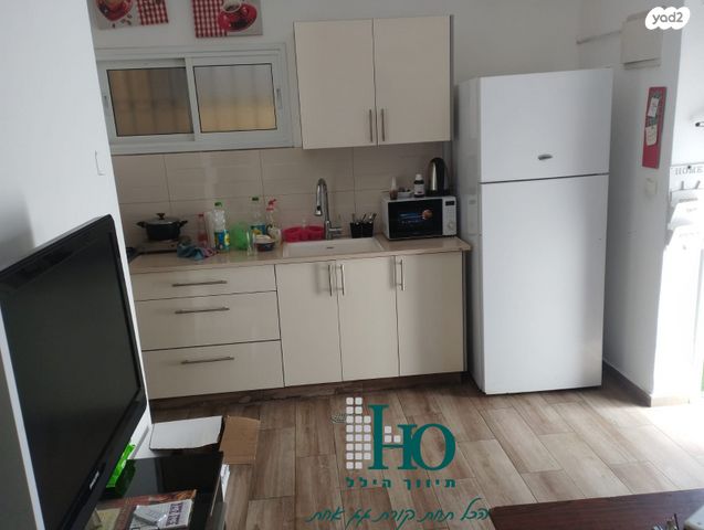 דו משפחתי, השבטים 33, גבעת ציון וגבעת הפרחים, אשקלון