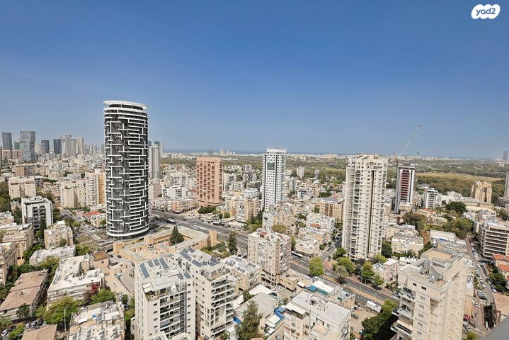 דירה, שדרת התמרים 9, שכונת בן גוריון, מרכז העיר ג', רמת גן