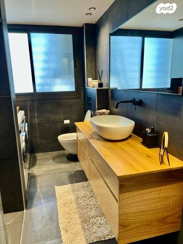 דירה, הוד השרון