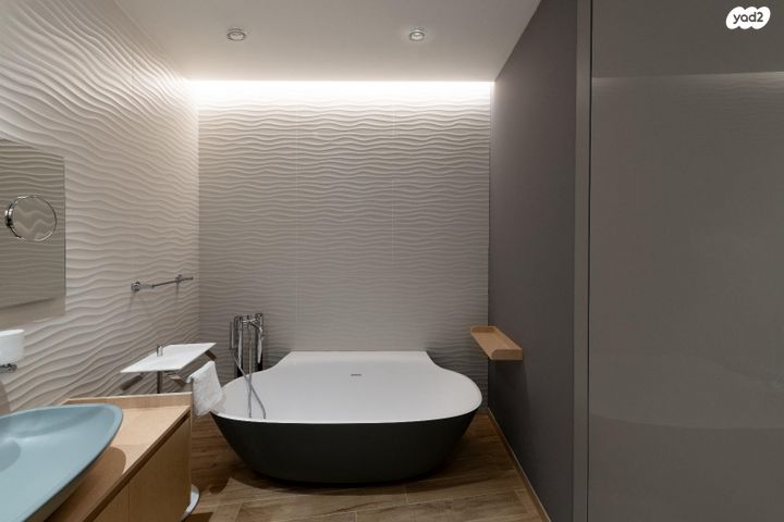 גג/ פנטהאוז, פרופ' יובל נאמן, הגוש הגדול, רמת אביב החדשה, נופי ים, תל אביב יפו