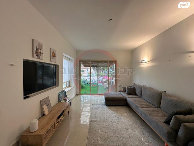 דו משפחתי, רימון, שאר העיר, כפר תבור