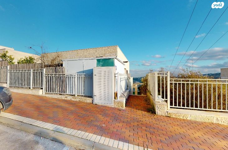 דירת גן, שלום בנייך, כוכב יעקב, כוכב יעקב