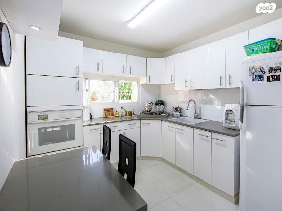 דירה, חנה רובינא, הדר גנים, פתח תקווה