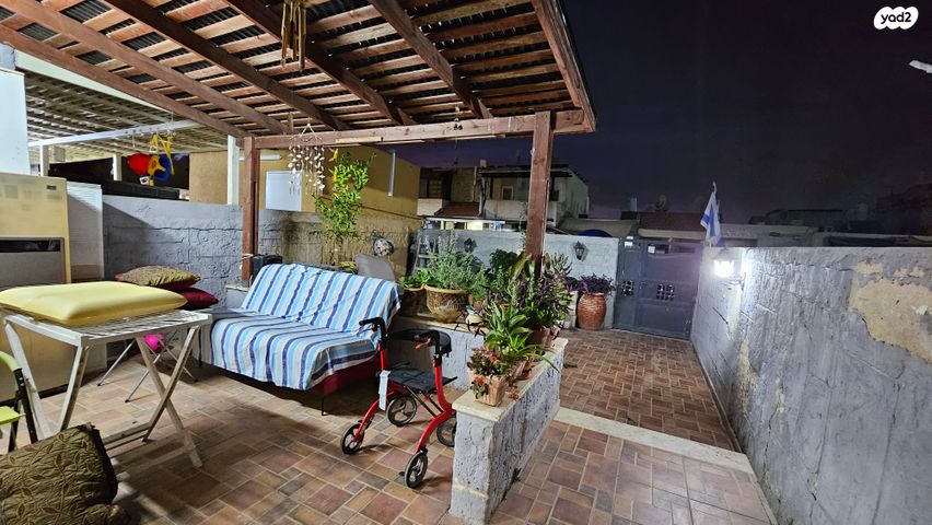 דו משפחתי, קרית מלאכי