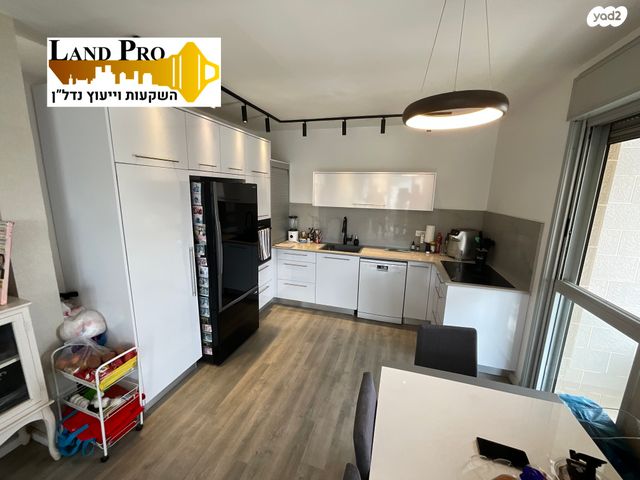 דירה, רמב"ם, ראשון לציון