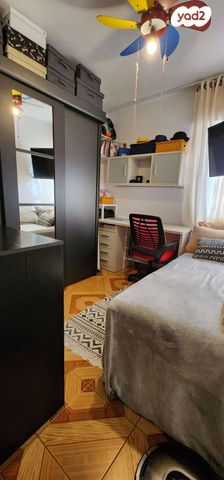 דירה, המיסדים, כרמיאל