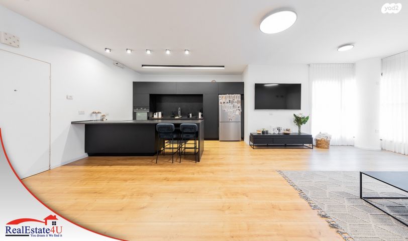 דירה, עוזי חיטמן 9, עיר ימים, נתניה