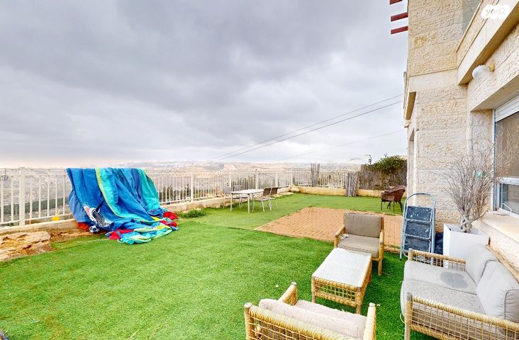 דירת גן, שלום בנייך, כוכב יעקב, כוכב יעקב