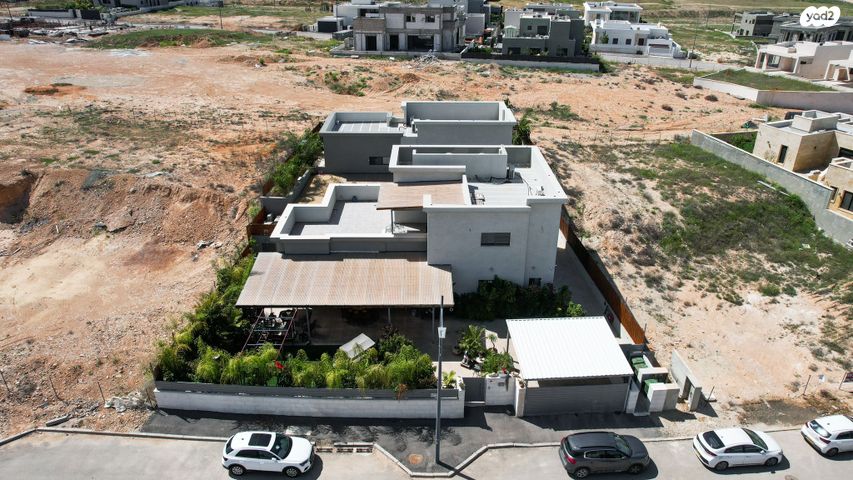 בית פרטי/ קוטג', שרונית, להבים