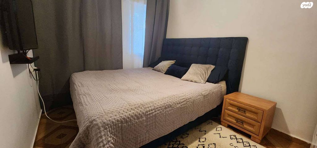 דירה, המיסדים, כרמיאל