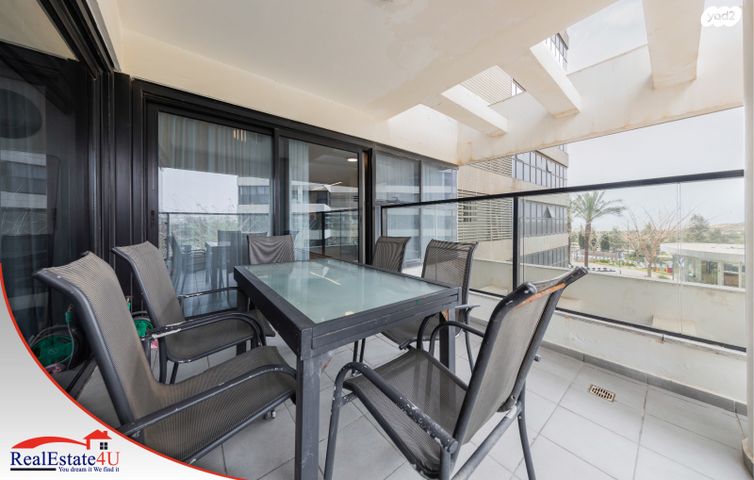 דירה, עוזי חיטמן 9, עיר ימים, נתניה