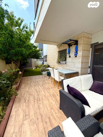 דירת גן, גדרון, גבעת מכוש, כרמיאל