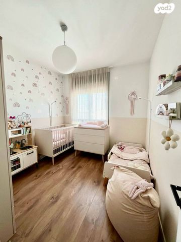 דירה, הוד השרון