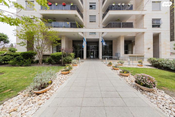 דירה, עזר וייצמן, מתחם 1200, הוד השרון