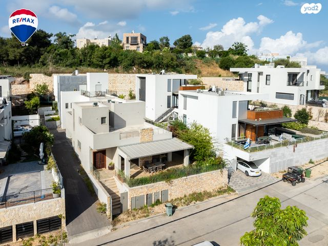 דו משפחתי, אח"י אילת, זכרון יעקב