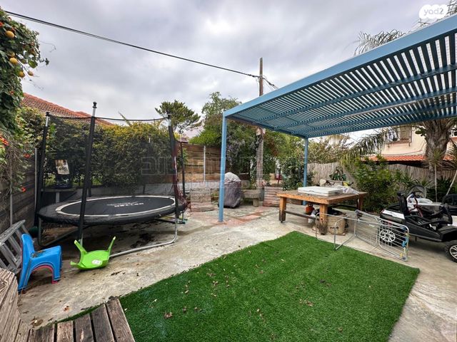 דו משפחתי, רימון, שאר העיר, כפר תבור