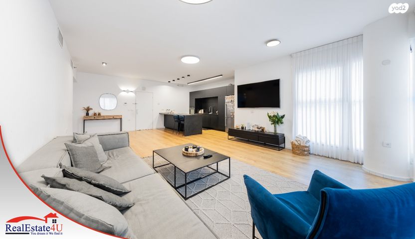 דירה, עוזי חיטמן 9, עיר ימים, נתניה