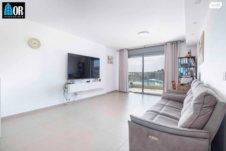 דירה, ש"י עגנון, נאות שמיר, יבנה