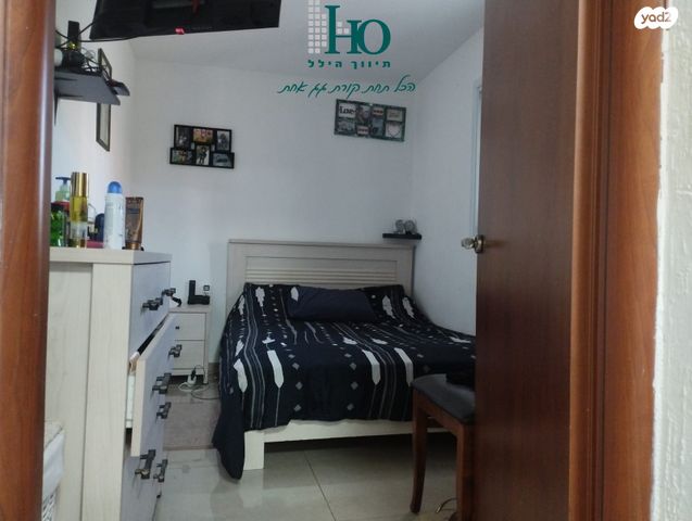 דו משפחתי, השבטים 33, גבעת ציון וגבעת הפרחים, אשקלון