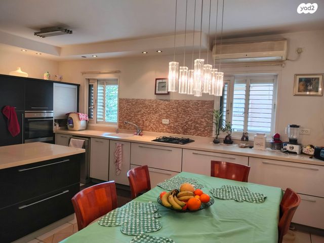 דירה, אריה בן אליעזר, נווה יהושע, ערמונים, רמת גן