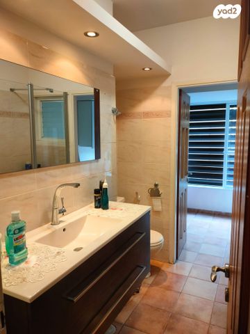 דירה, אריה בן אליעזר, נווה יהושע, ערמונים, רמת גן